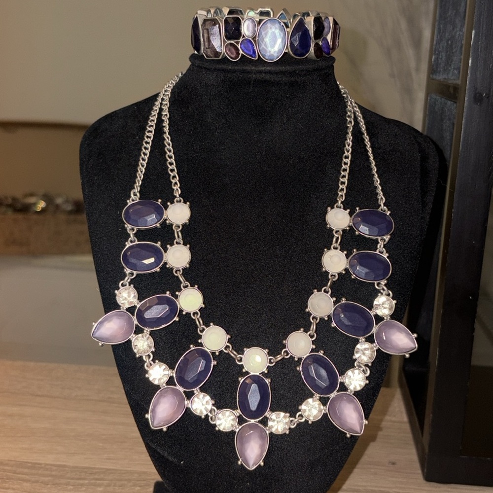 NWOT Lia Sophia statement necklace in blue